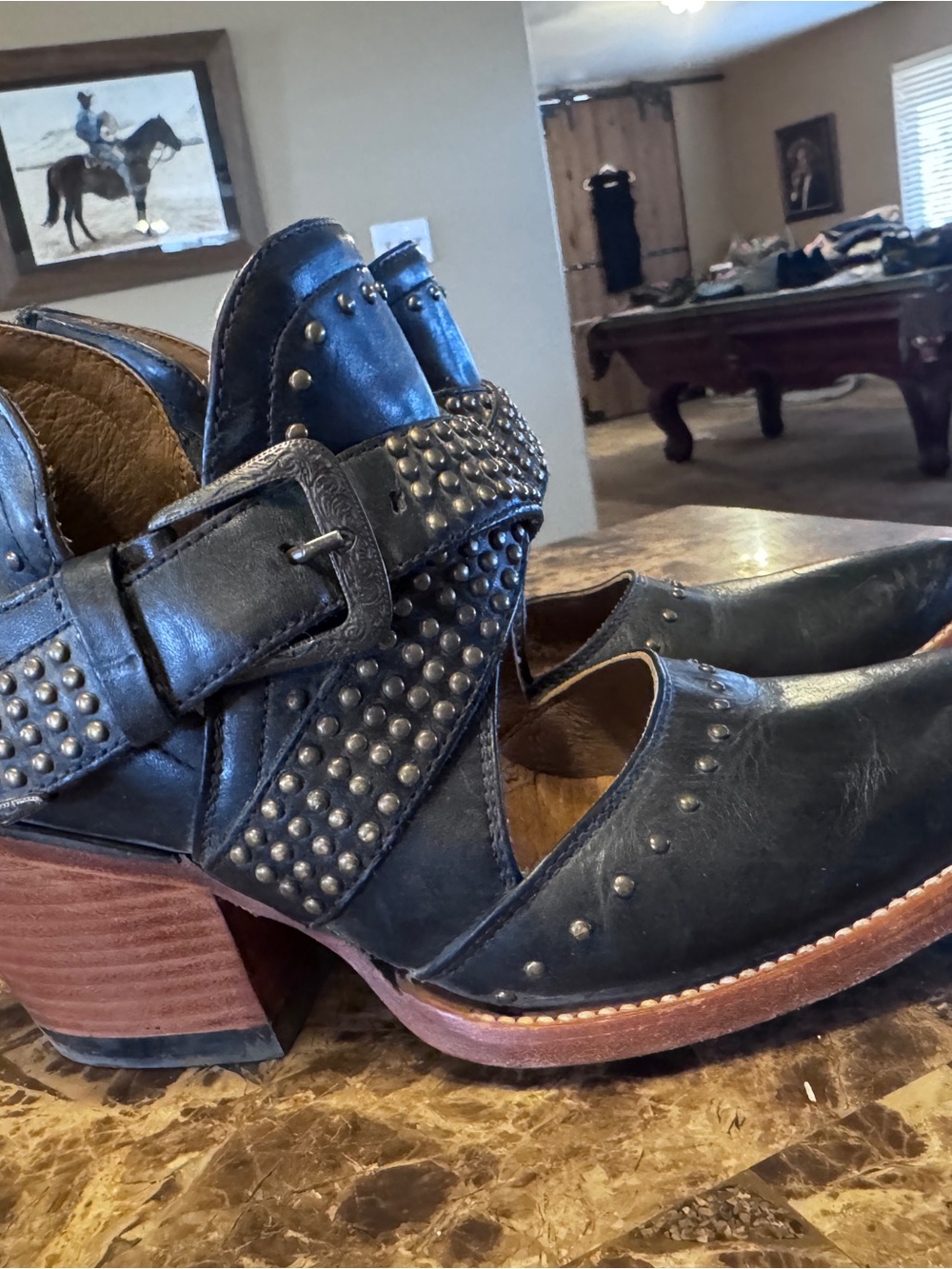 Ariat Studded buckle Black Leather Women's Booties with Buckle - Picture 8 of 12